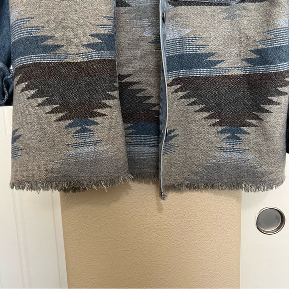 Denim and Patterned Jacket - Picture 4 of 8